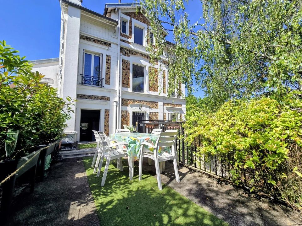 Landejendom i Nogent-sur-Marne, Val-de-Marne - foto 1