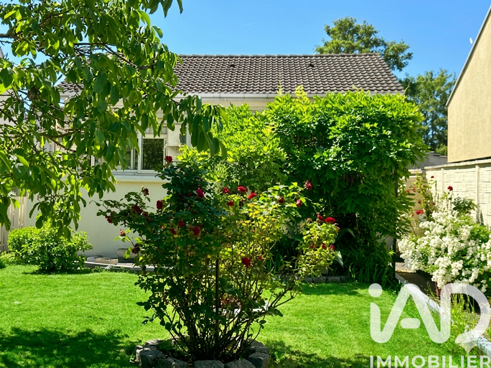 Villa i Clichy-sous-Bois, Seine-Saint-Denis - foto 1