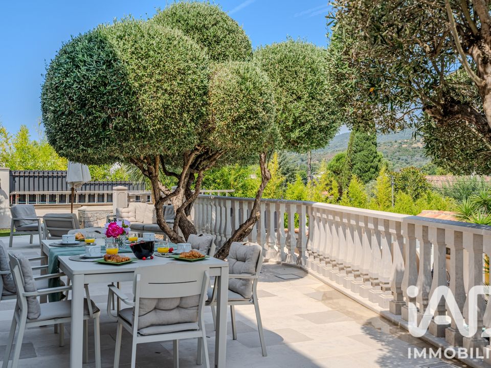 Villa a Mandelieu-la-Napoule, Alpes-Maritimes - foto 1