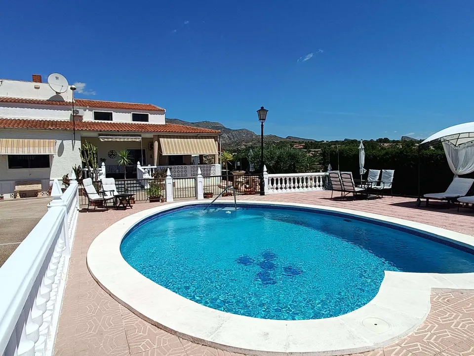 Villa i Crevillent, Alicante - foto 1
