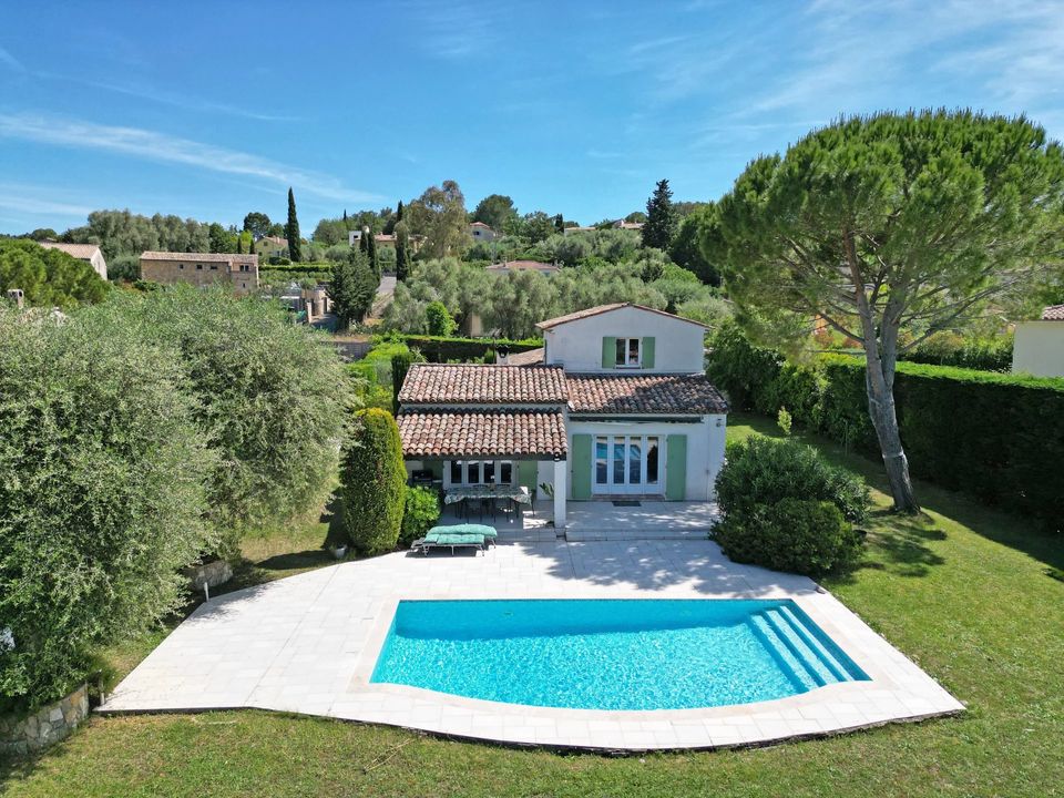 Villa i Le Rouret, Alpes-Maritimes - foto 1