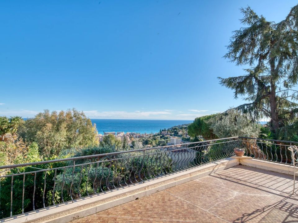 Villa in Roquebrune-Cap-Martin, Alpes-Maritimes - foto 1