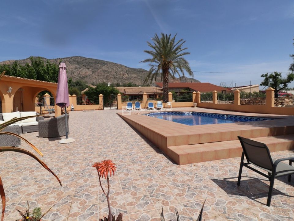 Landejendom i Hondon De Las Nieves, Alicante - foto 1