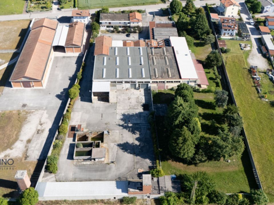 Commercial property in Pasian di Prato, Udine - photo 2