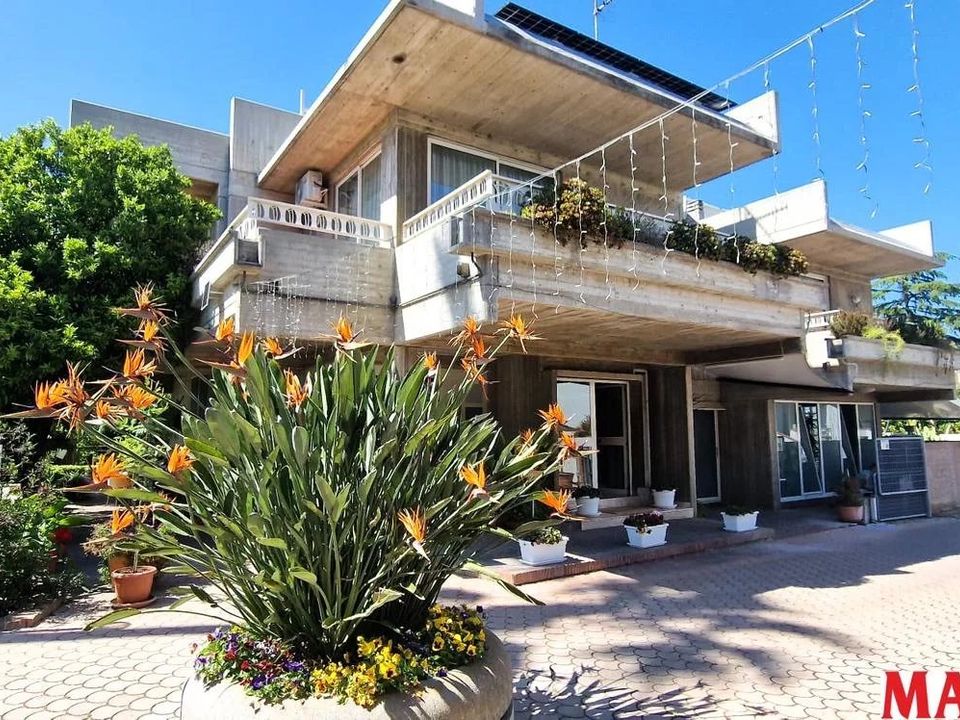 Villa - Montesilvano Marina, Pescara - photo 1