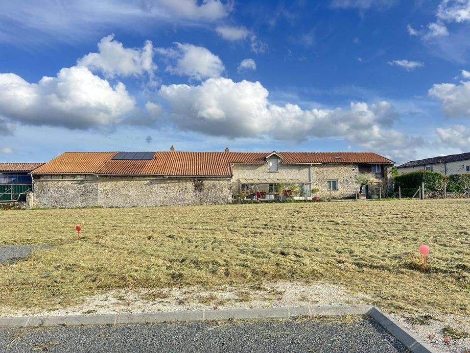 Helårsgrund i Mansle, Charente - foto 1