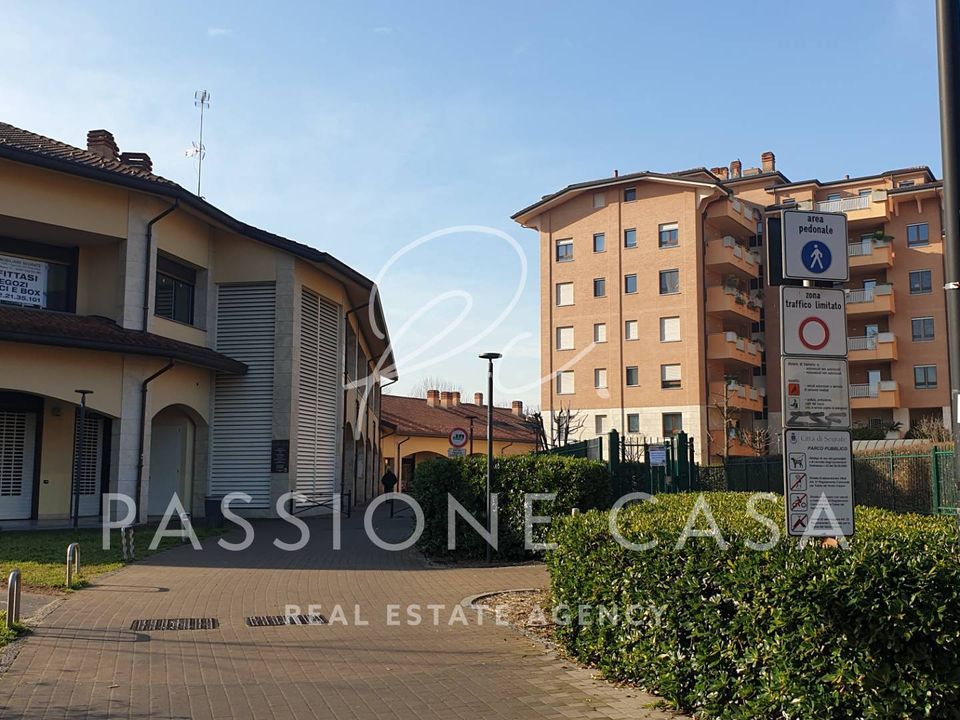 Parkeringsplass i Segrate, Milan - bilde 1