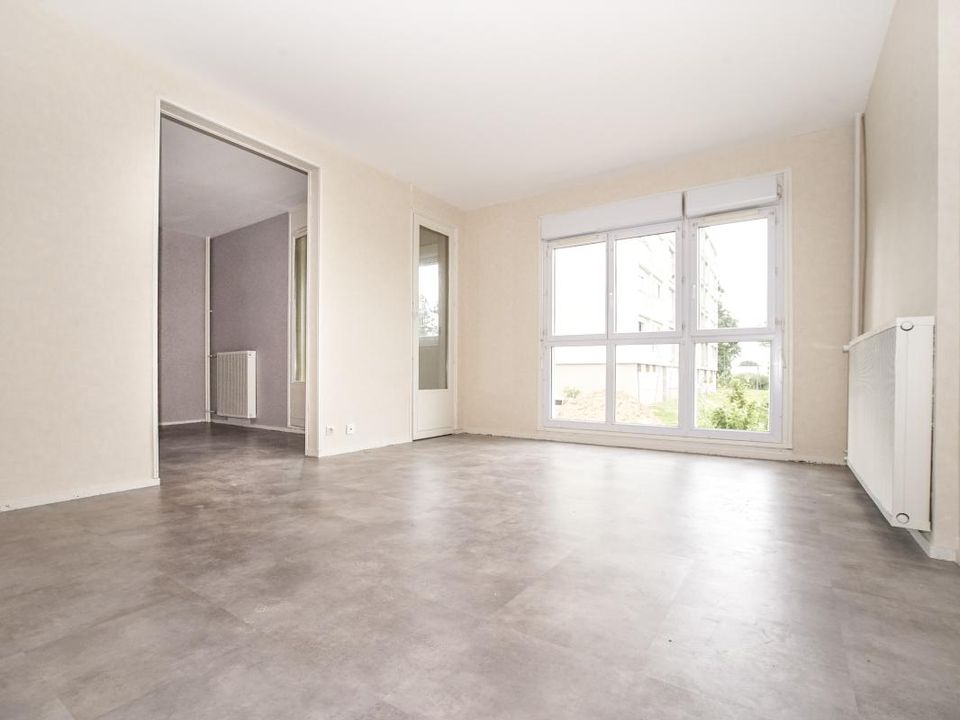 Apartment in Gueugnon, Saone-et-Loire - photo 2