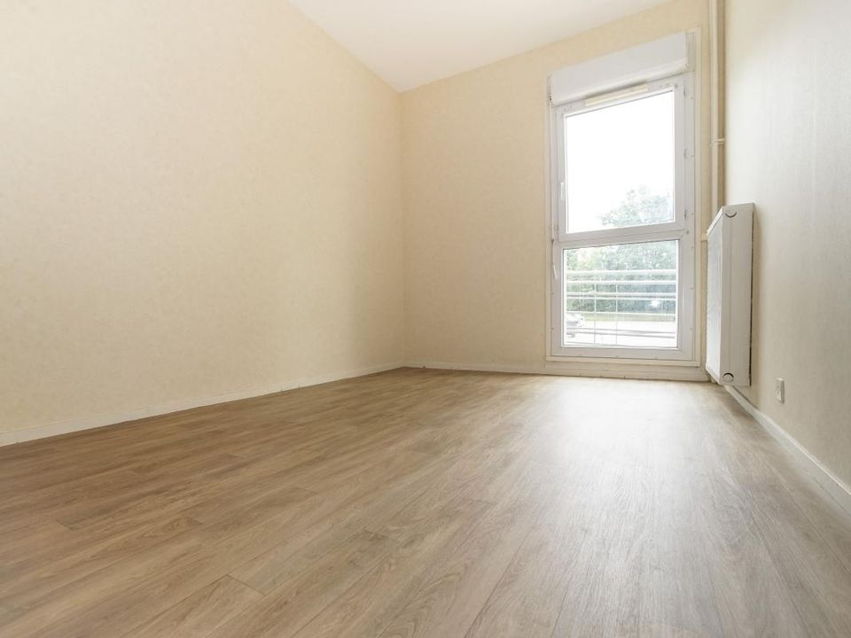 Apartment in Gueugnon, Saone-et-Loire - photo 4