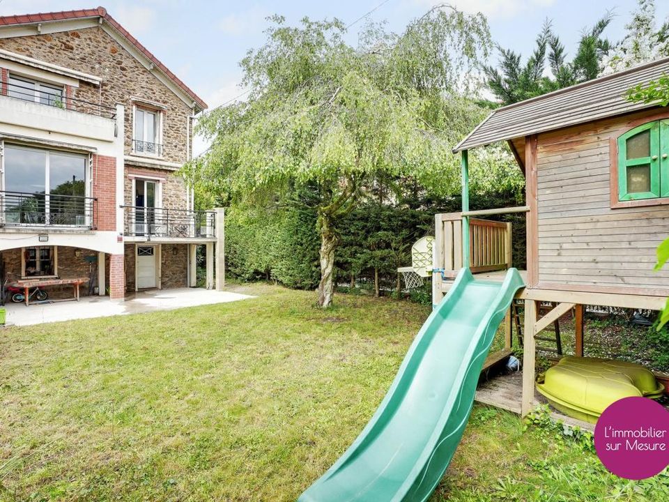 Villa i Noisy-le-Sec, Seine-Saint-Denis - foto 1
