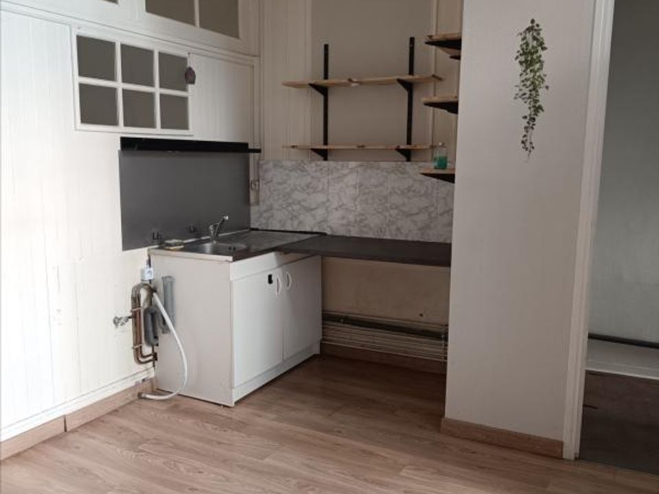 Apartment in Riom, Puy-de-Dome - photo 3