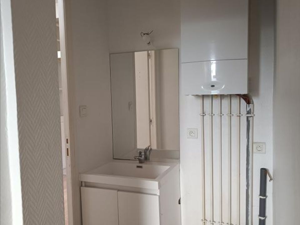 Apartment in Riom, Puy-de-Dome - photo 5