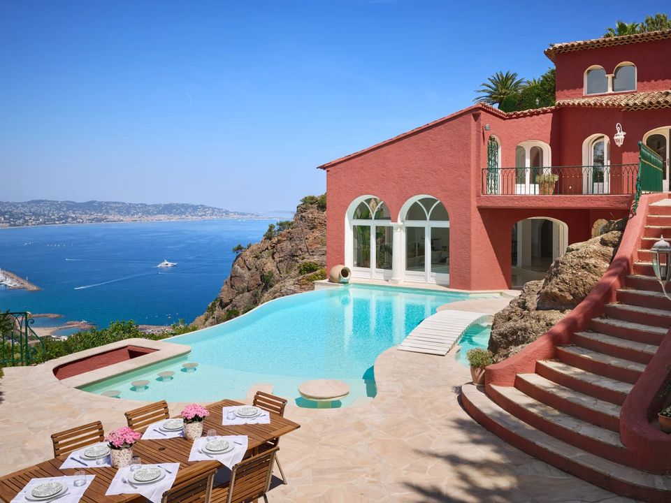 Villa i Theoule-sur-Mer, Alpes-Maritimes - foto 1