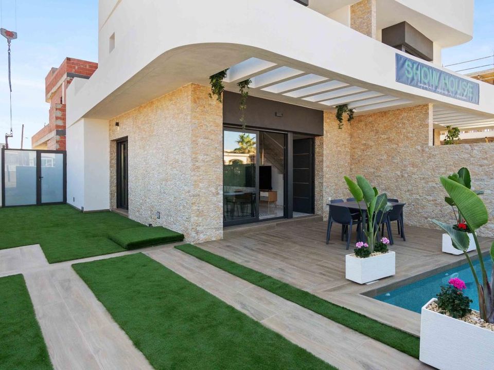 Villa in Los Montesinos, Alicante - photo 4