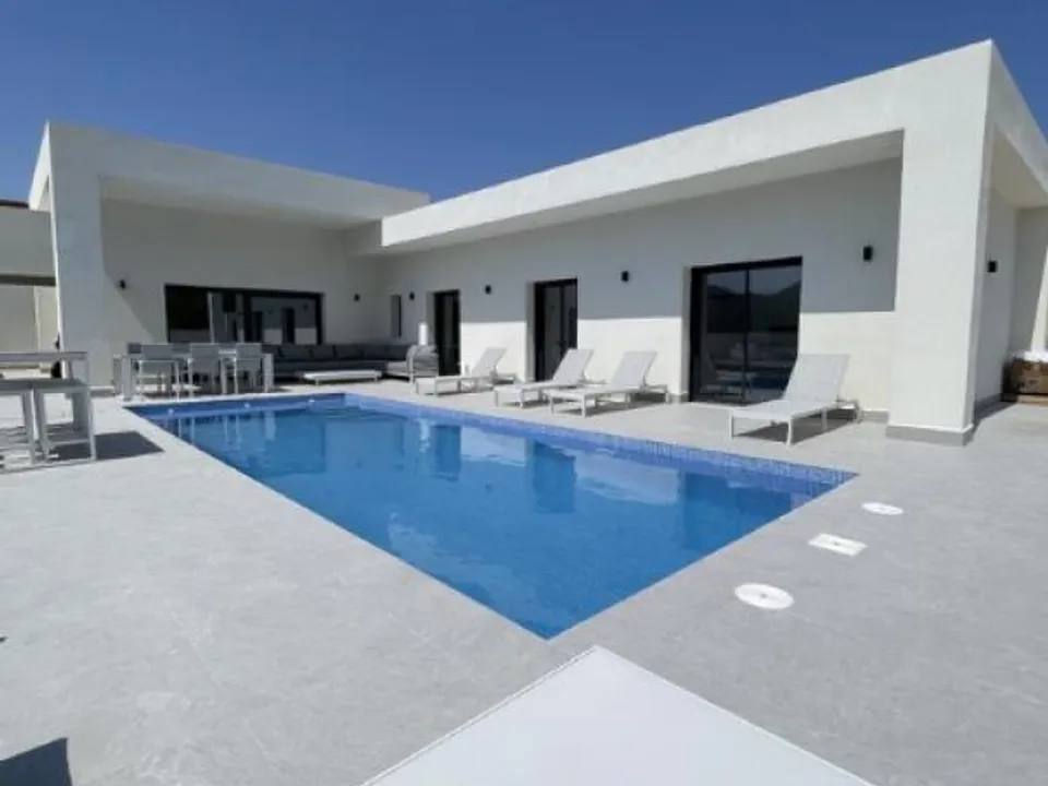 Villa i Pinoso, Alicante - foto 1