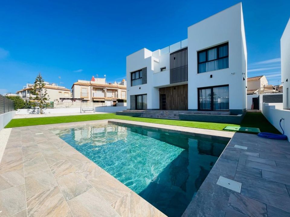 Villa i Torrevieja, Alicante - foto 1