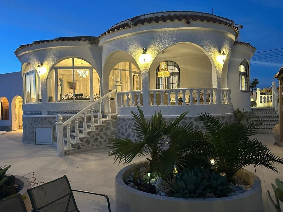 Villa en Torrevieja, Alicante - foto 2