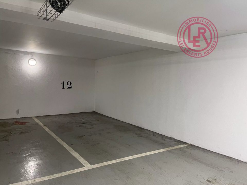 Garage i Paris, Paris - foto 2