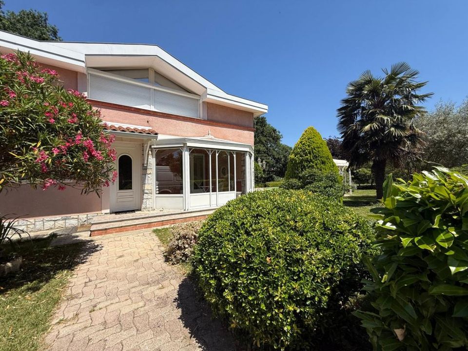 Villa i La Salvetat-Saint-Gilles, Haute-Garonne - foto 1