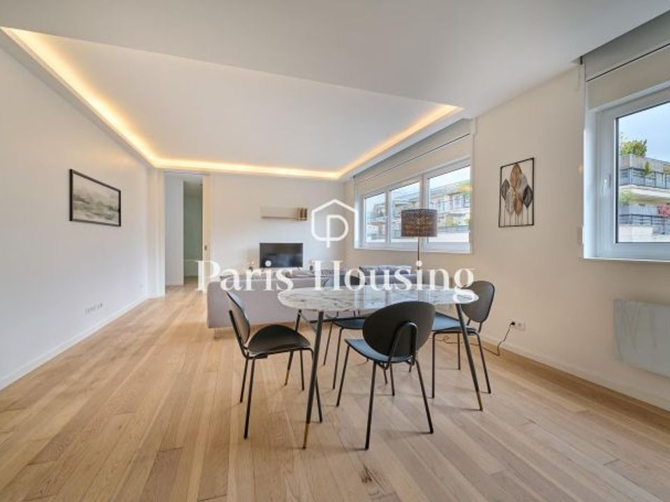 Apartment in Issy-les-Moulineaux, Hauts-de-Seine - photo 1