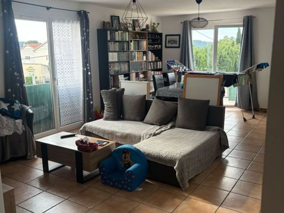 Lejlighed i La Fare-les-Oliviers, Bouches-du-Rhone - foto 1