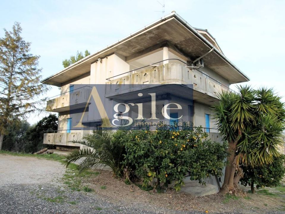 Villa i Spinetoli, Ascoli Piceno - foto 1