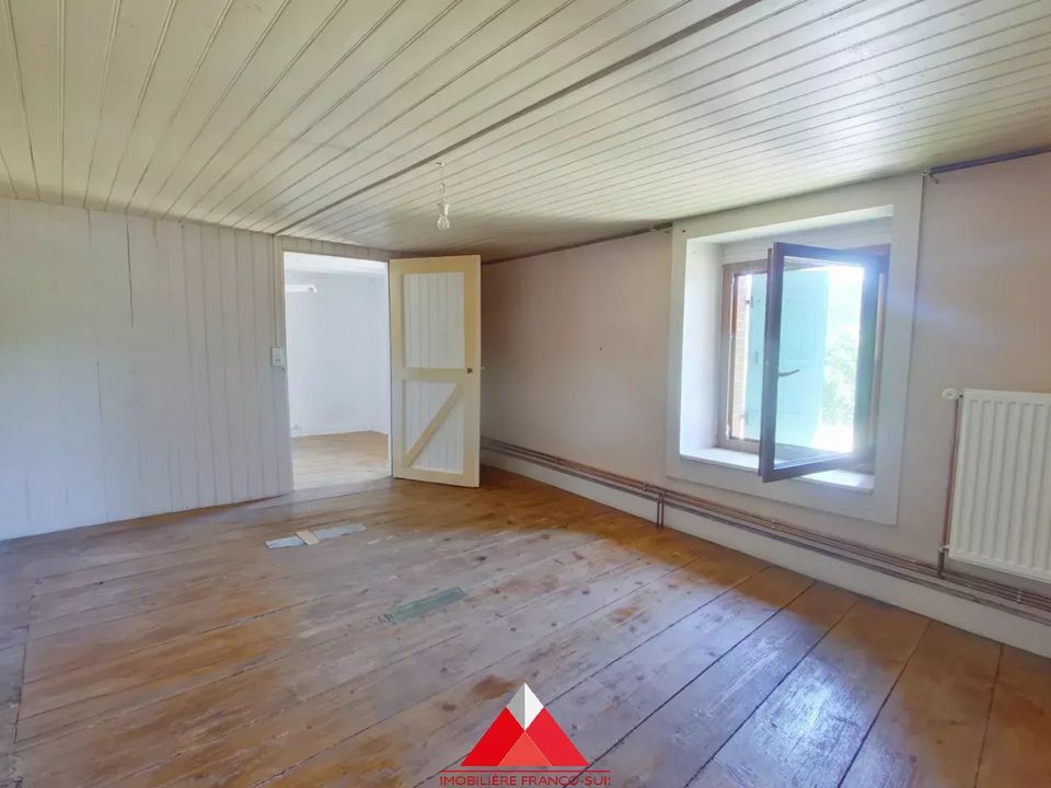 Radhus i Etival, Jura - foto 4