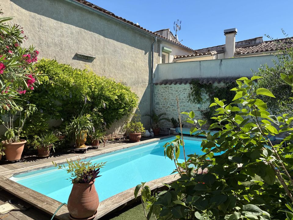 Landejendom i Cannes-et-Clairan, Gard - foto 1