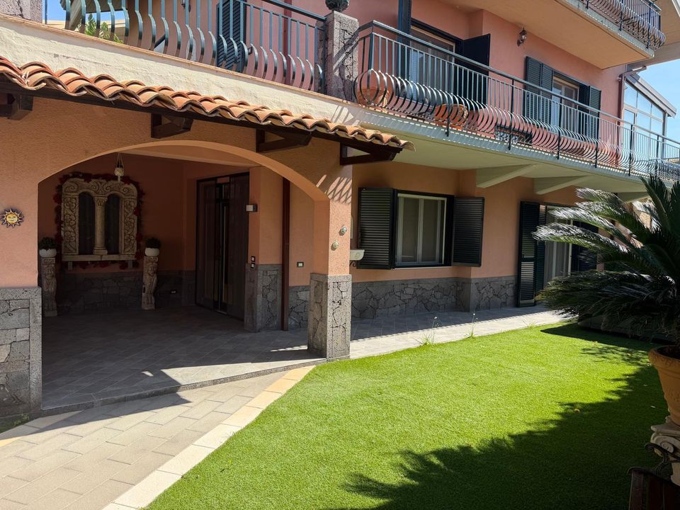 Villa - Sant'Agata li Battiati, Catania - photo 2