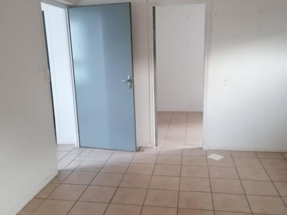Erhvervsejendom i Châlons-en-Champagne, Marne - foto 2