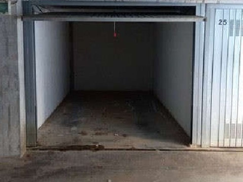 Garage i Genoa, Genoa - foto 4