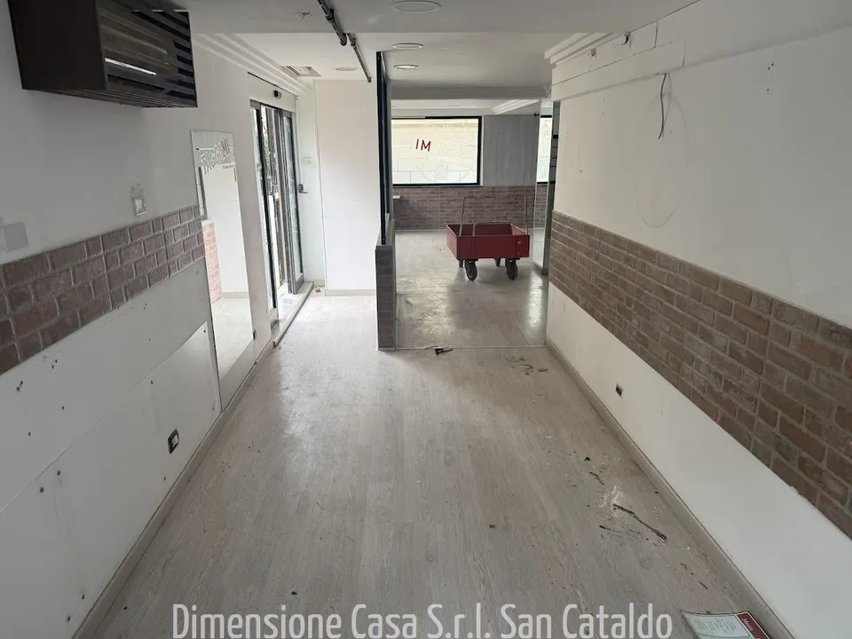 Erhvervsejendom i Caltanissetta, Caltanissetta - foto 3