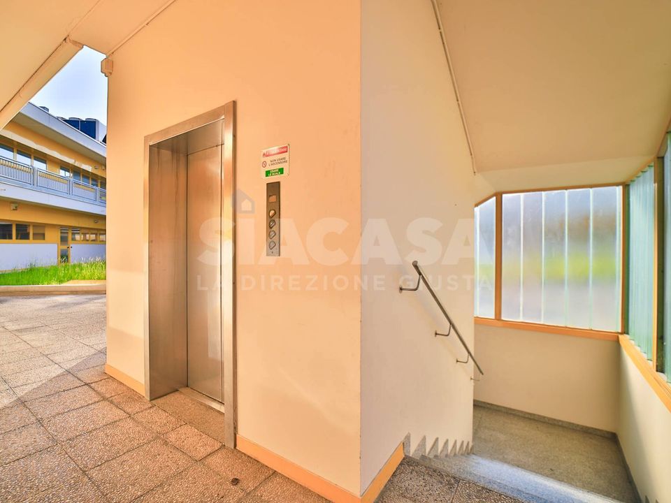 Erhvervsejendom i Busnago, Monza and Brianza - foto 1