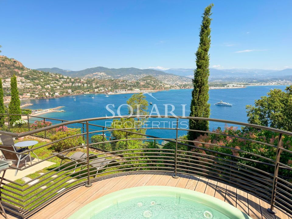Villa i Theoule-sur-Mer, Alpes-Maritimes - foto 1