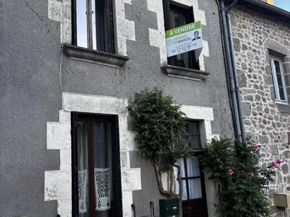 Country house in Chenerailles, Creuse - photo 1