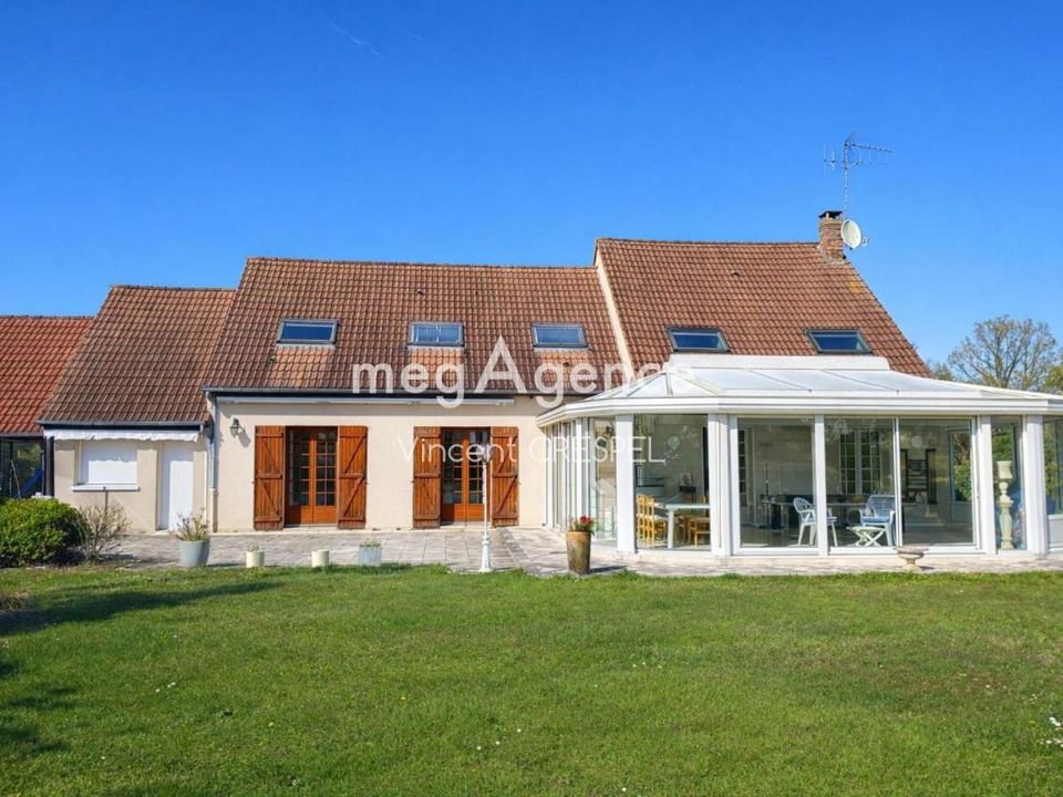 Villa in La Flèche, Sarthe - photo 1