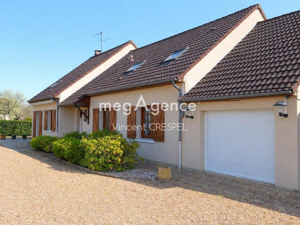 Villa in La Flèche, Sarthe - photo 2