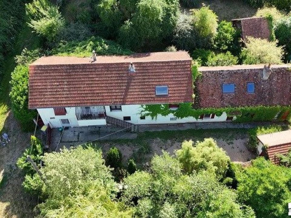 Landejendom i Saint-Germain-des-Fossés, Allier - foto 1