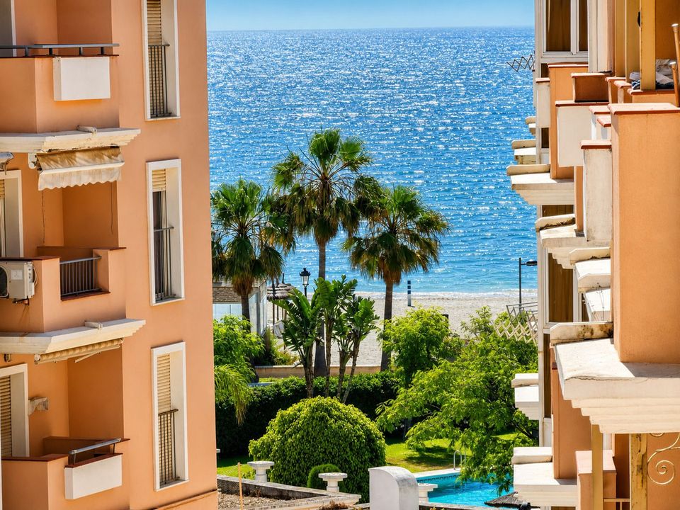 Villa i San Luis De Sabinillas, Malaga - foto 1