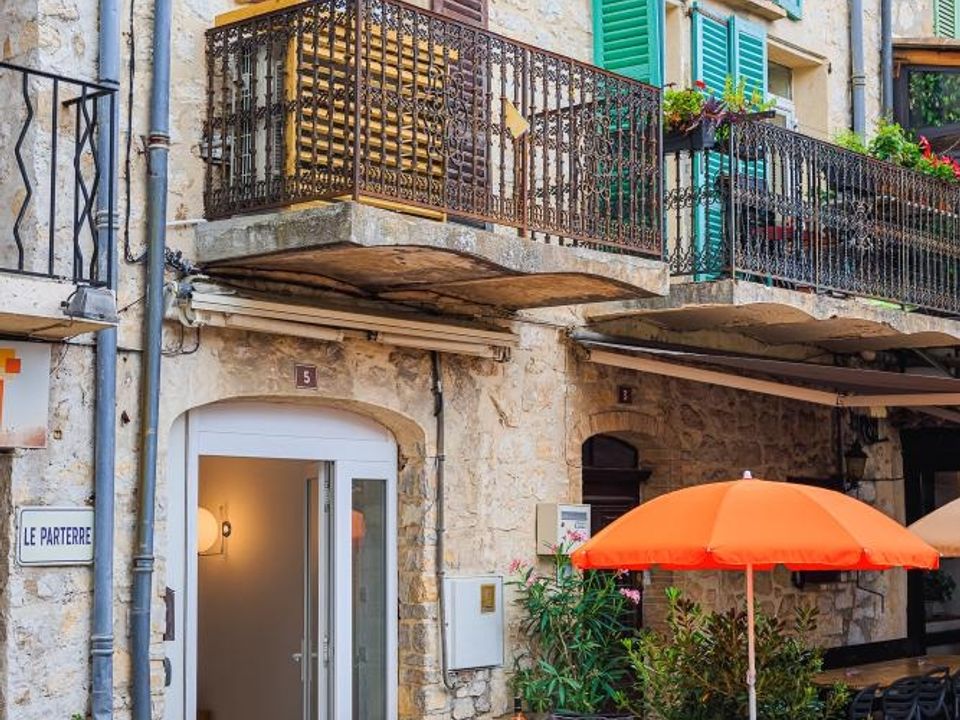 Landsbyhus i Tourrettes-sur-Loup, Alpes-Maritimes - foto 1