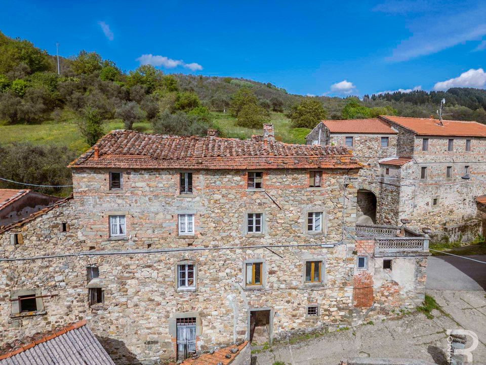 Byhus i Fivizzano, Massa and Carrara - foto 1