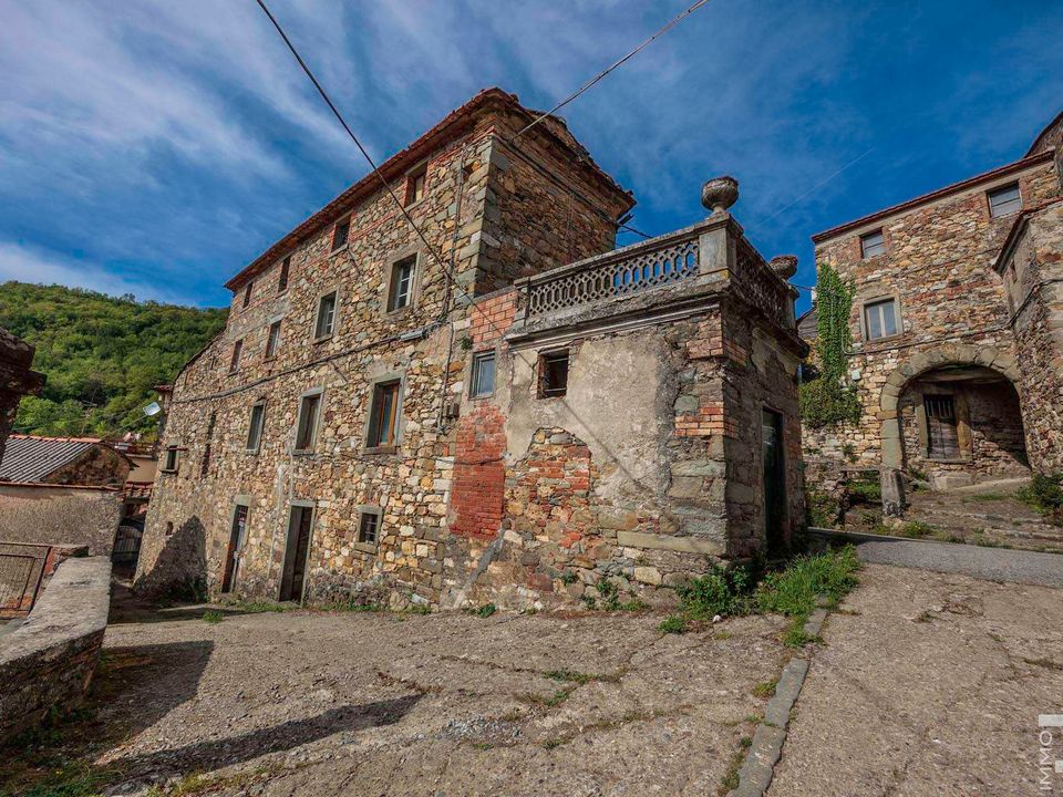 Byhus i Fivizzano, Massa and Carrara - foto 4