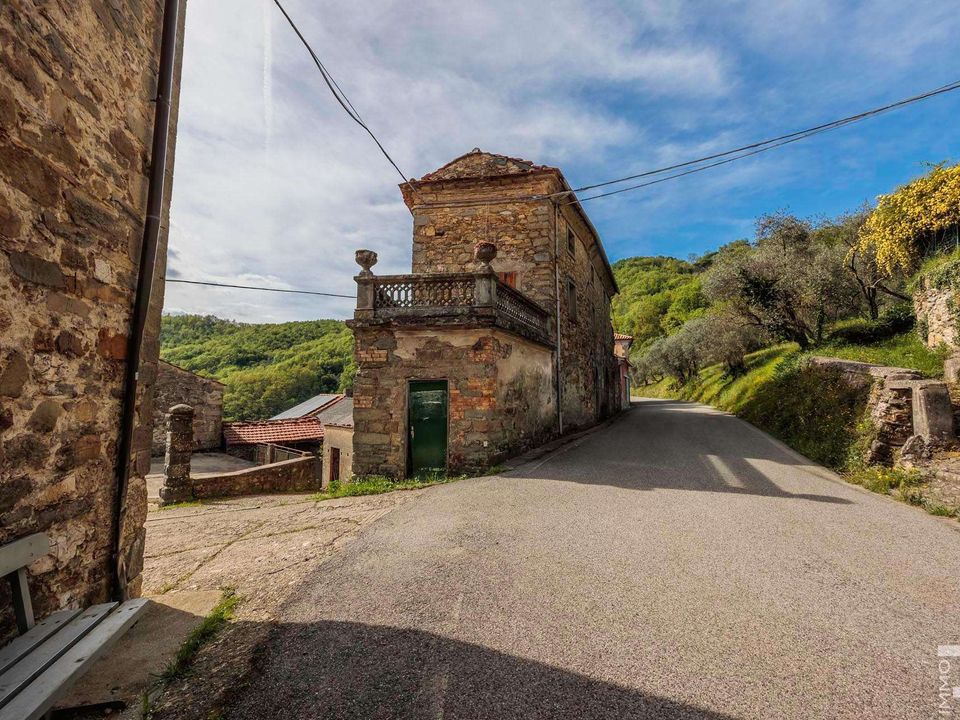 Byhus i Fivizzano, Massa and Carrara - foto 5