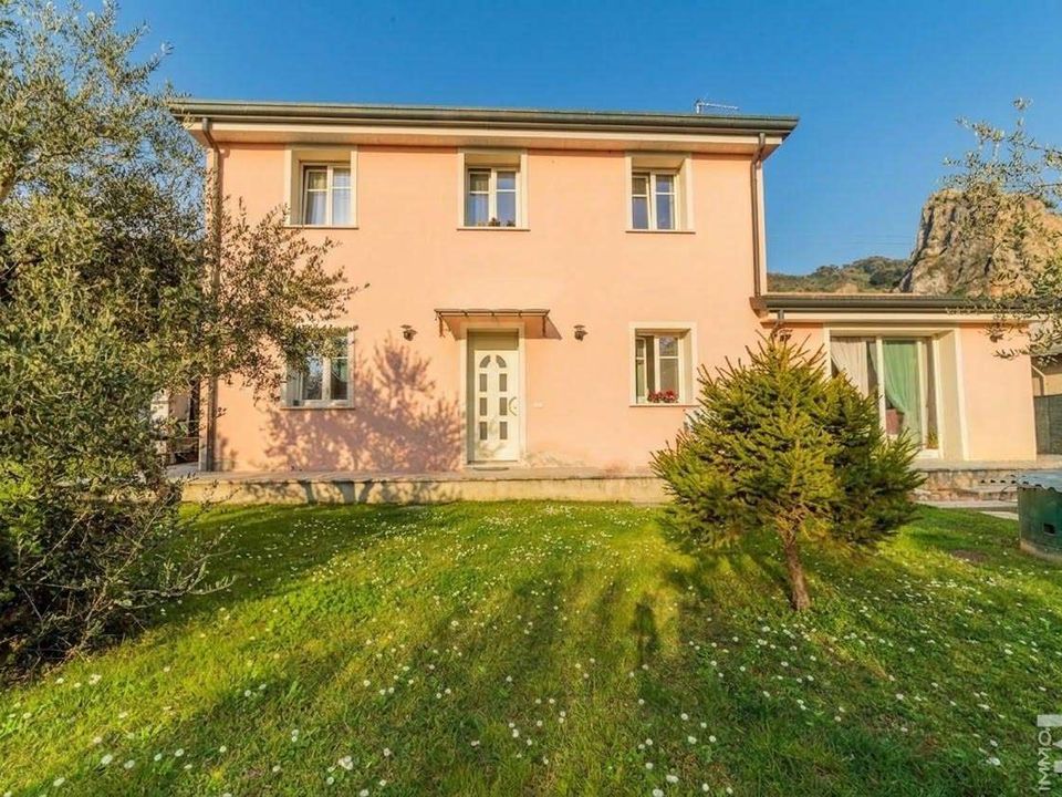 Villa i Montignoso, Massa and Carrara - foto 1