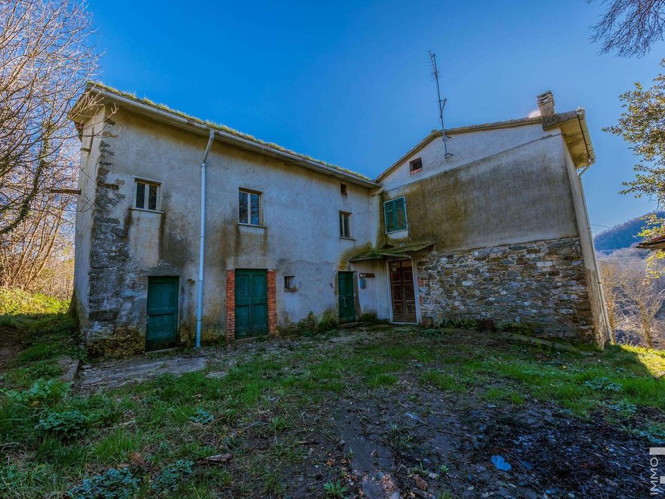 Farm hus i Fosdinovo, Massa and Carrara - foto 1