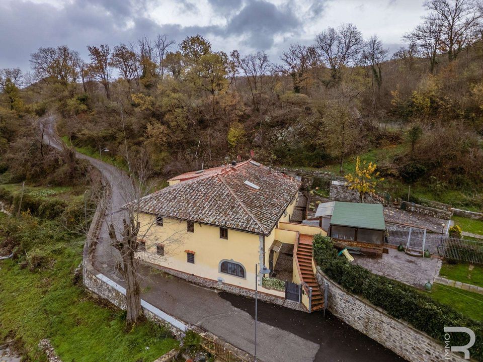 Farm house in Scarperia e San Piero, Florence - photo 3