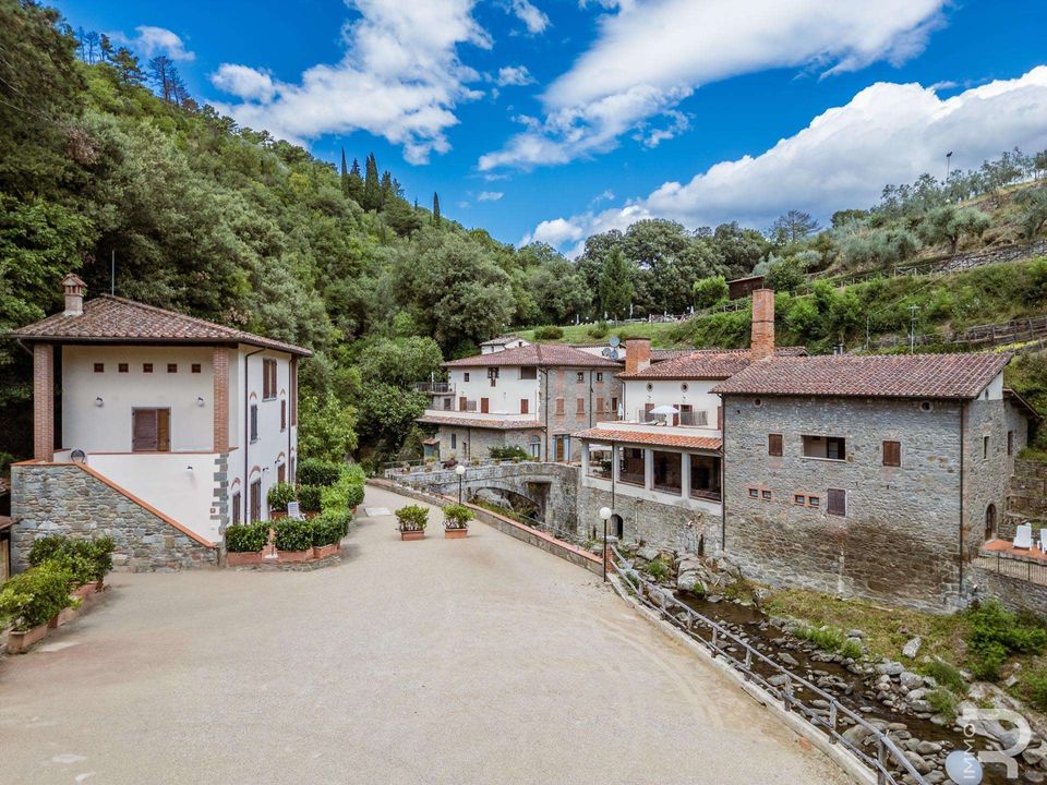Farm hus i Loro Ciuffenna, Arezzo - foto 1