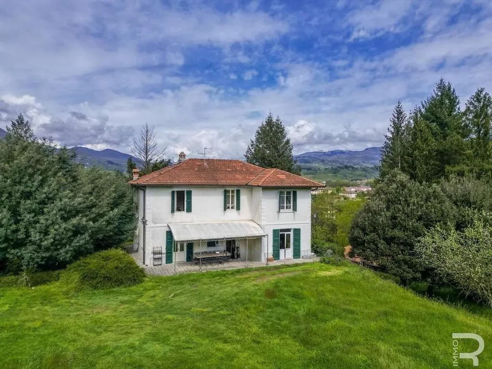 Villa i Castelnuovo di Garfagnana, Lucca - foto 1