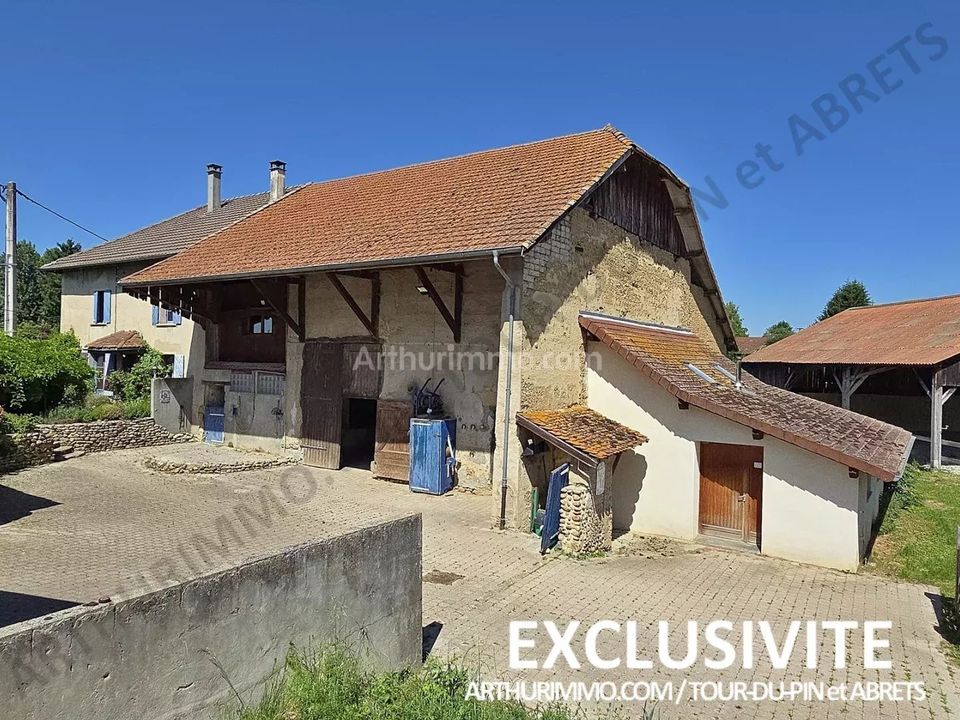 Landejendom i La Tour-du-Pin, Isere - foto 1