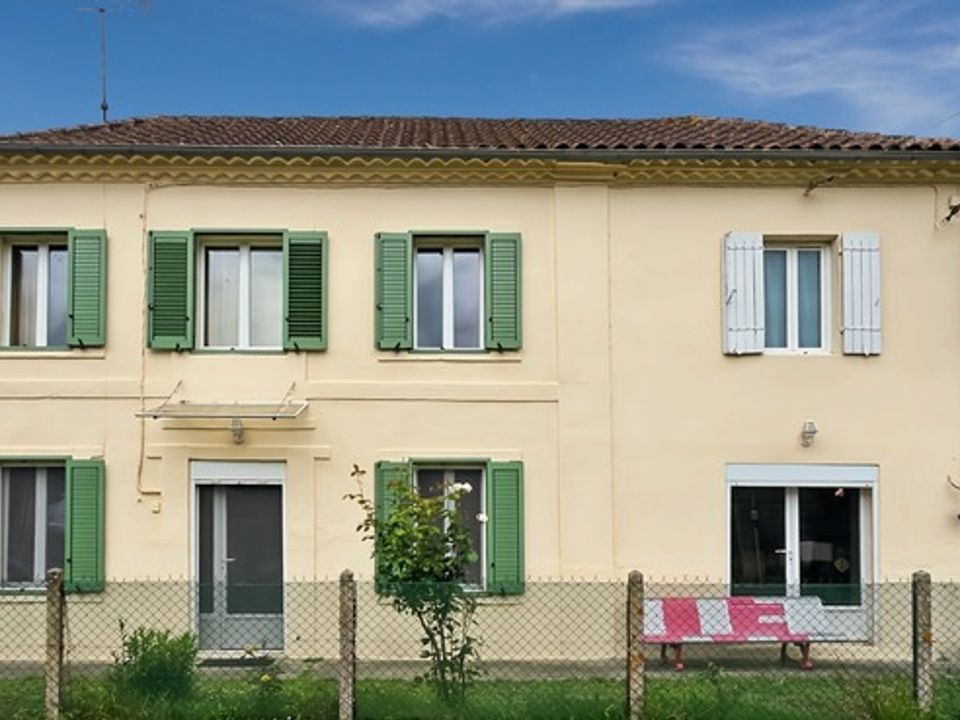 Villa a Saint-Pe-Saint-Simon, Lot-et-Garonne - foto 1